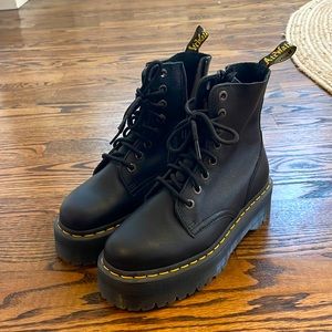 Doc Marten Jadon Boots